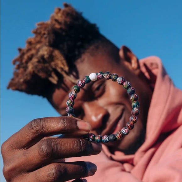 Lokai Love XL Black Unisex Silicone Bracelet NWT - Picture 2 of 16